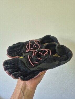 Vibram Five Finger Shoes Toe Shoes Barefoot Minimalist Womens Size 7